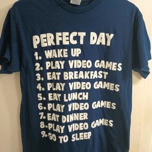 Men's " Perfect day " T- shirt size medium